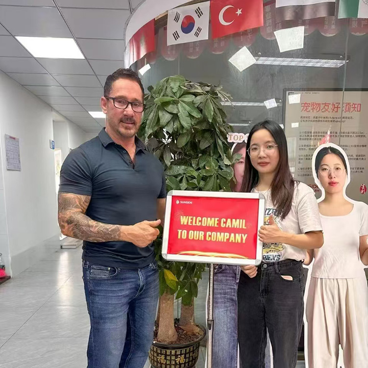 Warmly welcome! Canadian friend Camil returns to visit Shengcai Advertising, opening a new chapter of cooperation